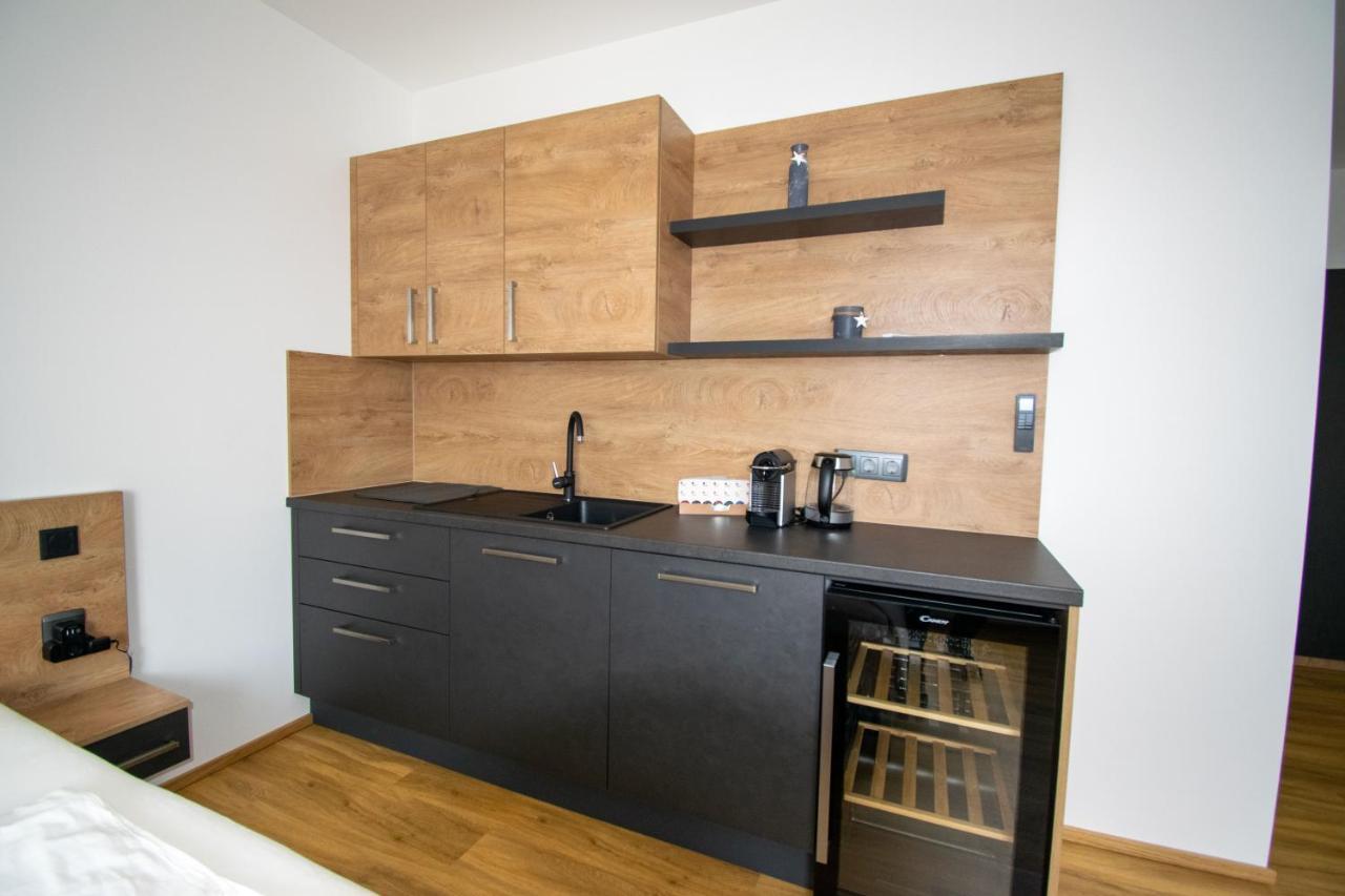 Smart Rooms וולס מראה חיצוני תמונה