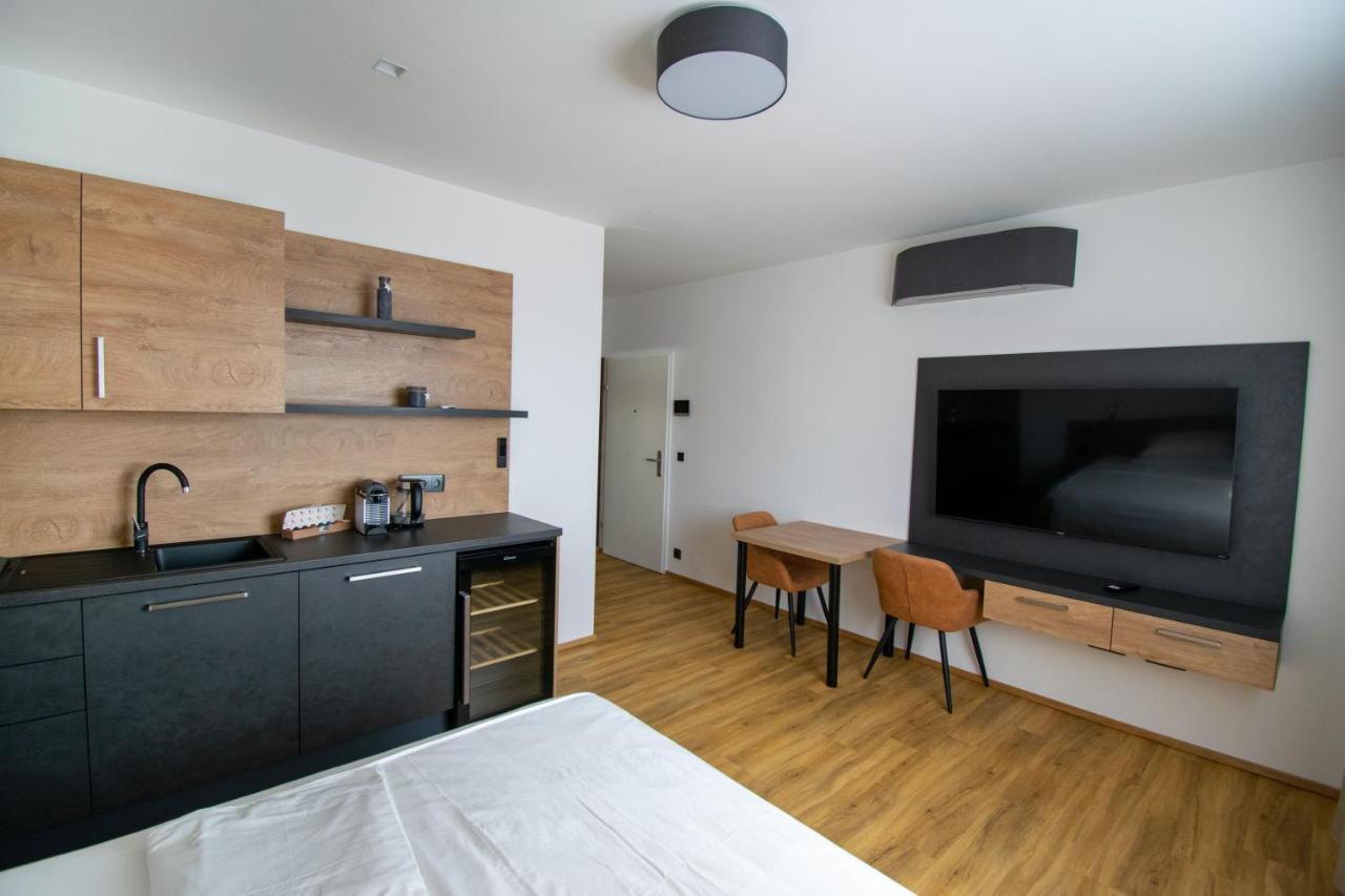 Smart Rooms וולס מראה חיצוני תמונה