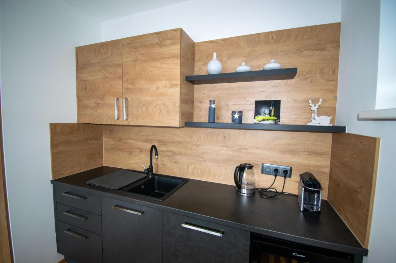 Smart Rooms וולס מראה חיצוני תמונה